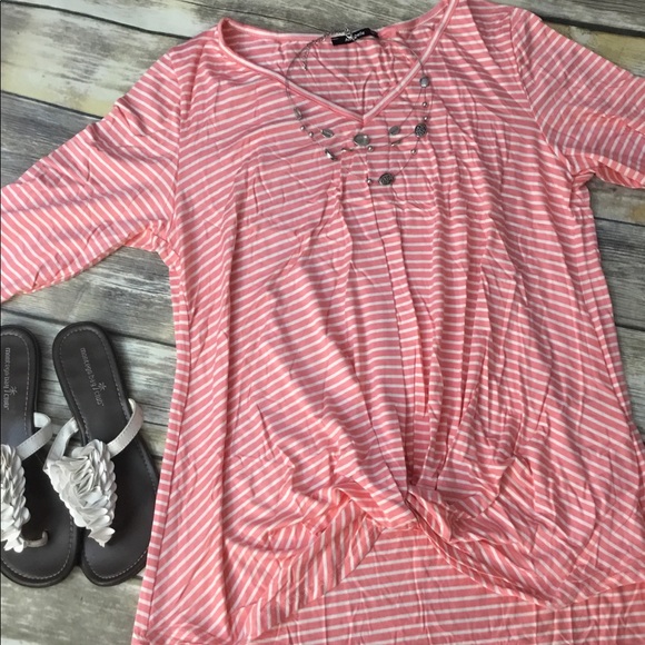 $$ FIRM $$ Beautiful Spring Hi Lo Tunic Top - Picture 2 of 8